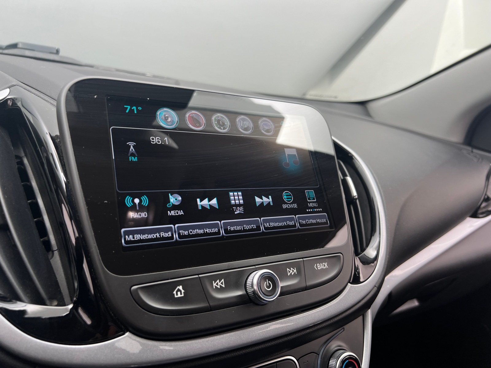 Thumbnail: 2016 Chevrolet Volt - 4