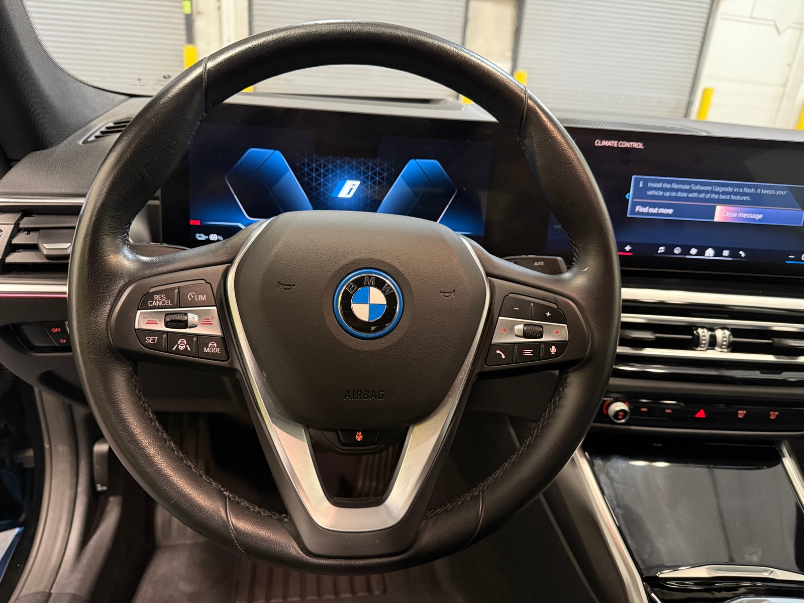 Thumbnail: 2024 BMW i4 - 3