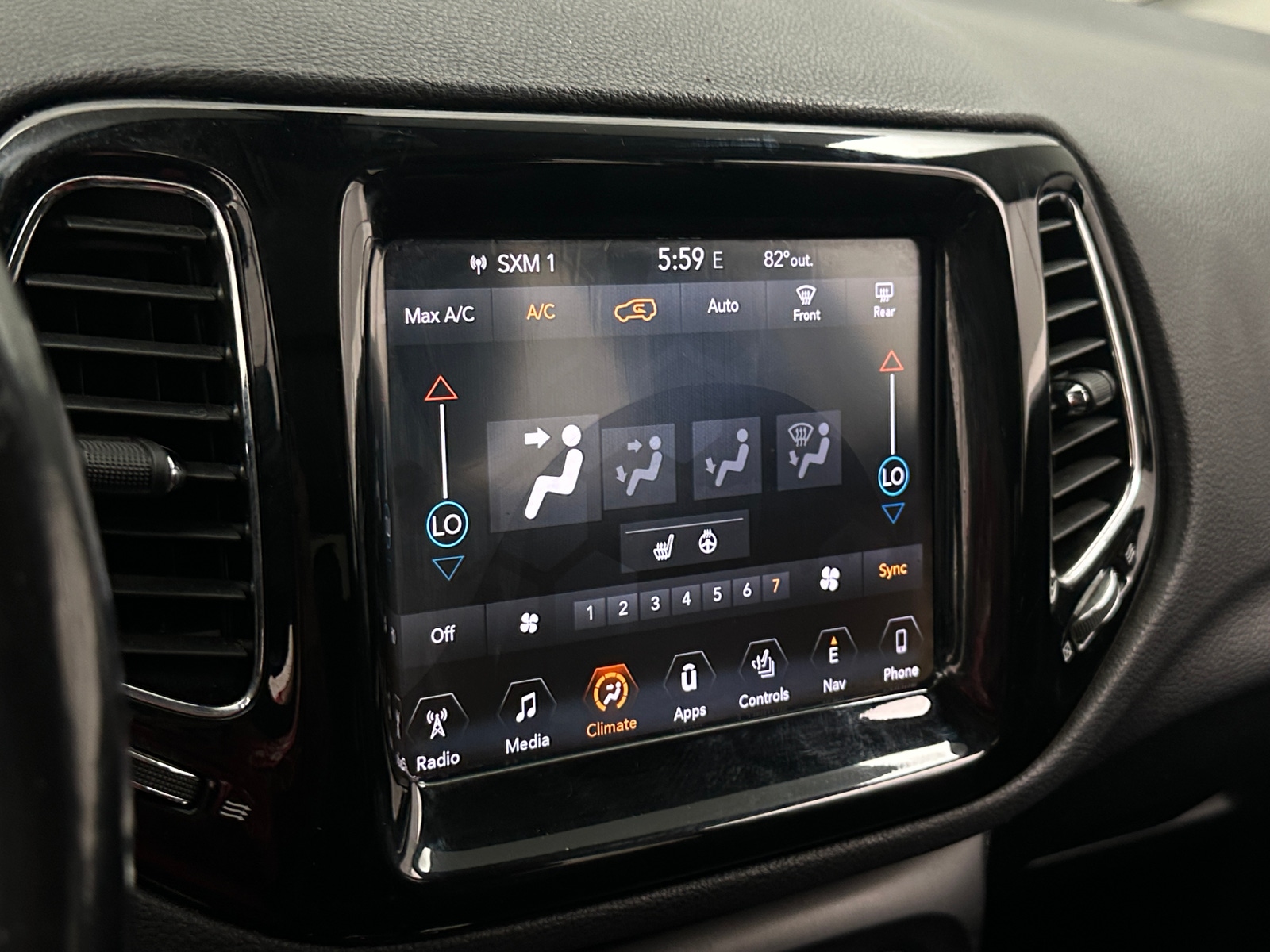 Thumbnail: 2018 Jeep Compass - 4