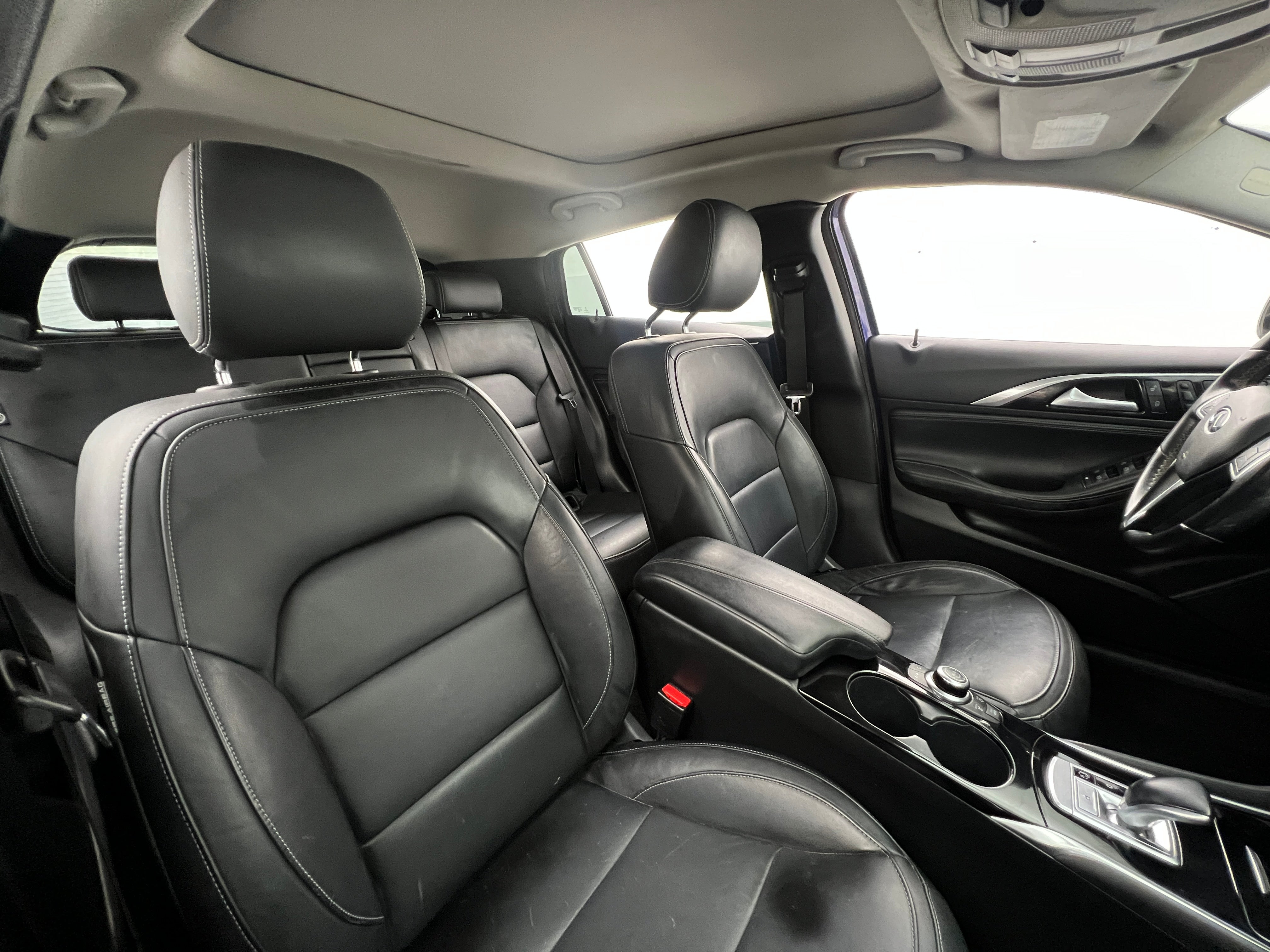 2017 INFINITI QX30
