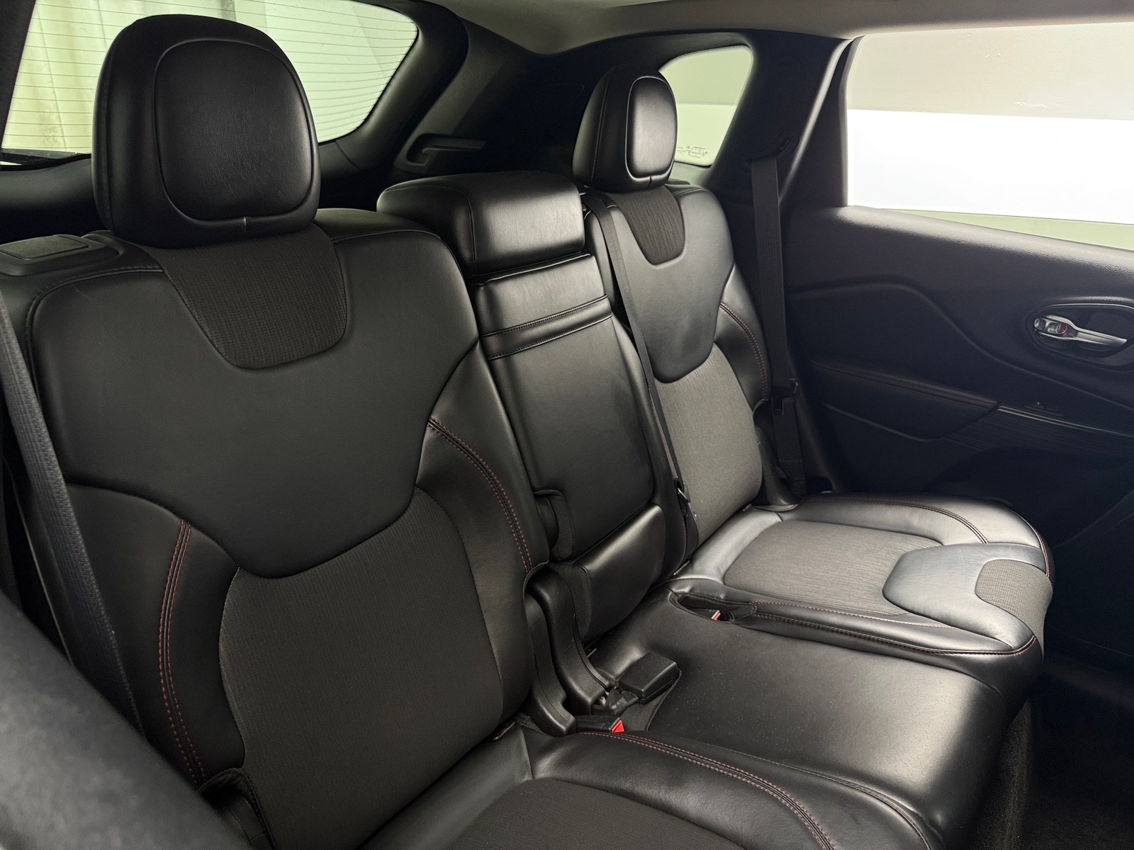 Thumbnail: 2016 Jeep Cherokee - 6