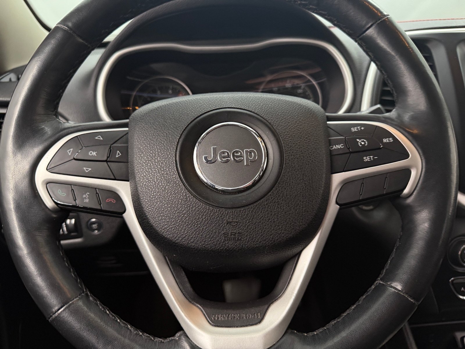 Thumbnail: 2016 Jeep Cherokee - 5