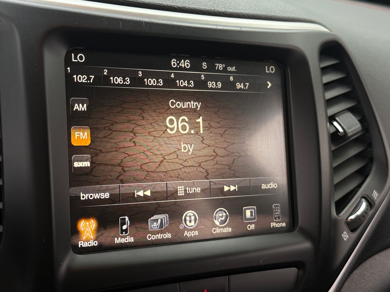 Thumbnail: 2016 Jeep Cherokee - 4