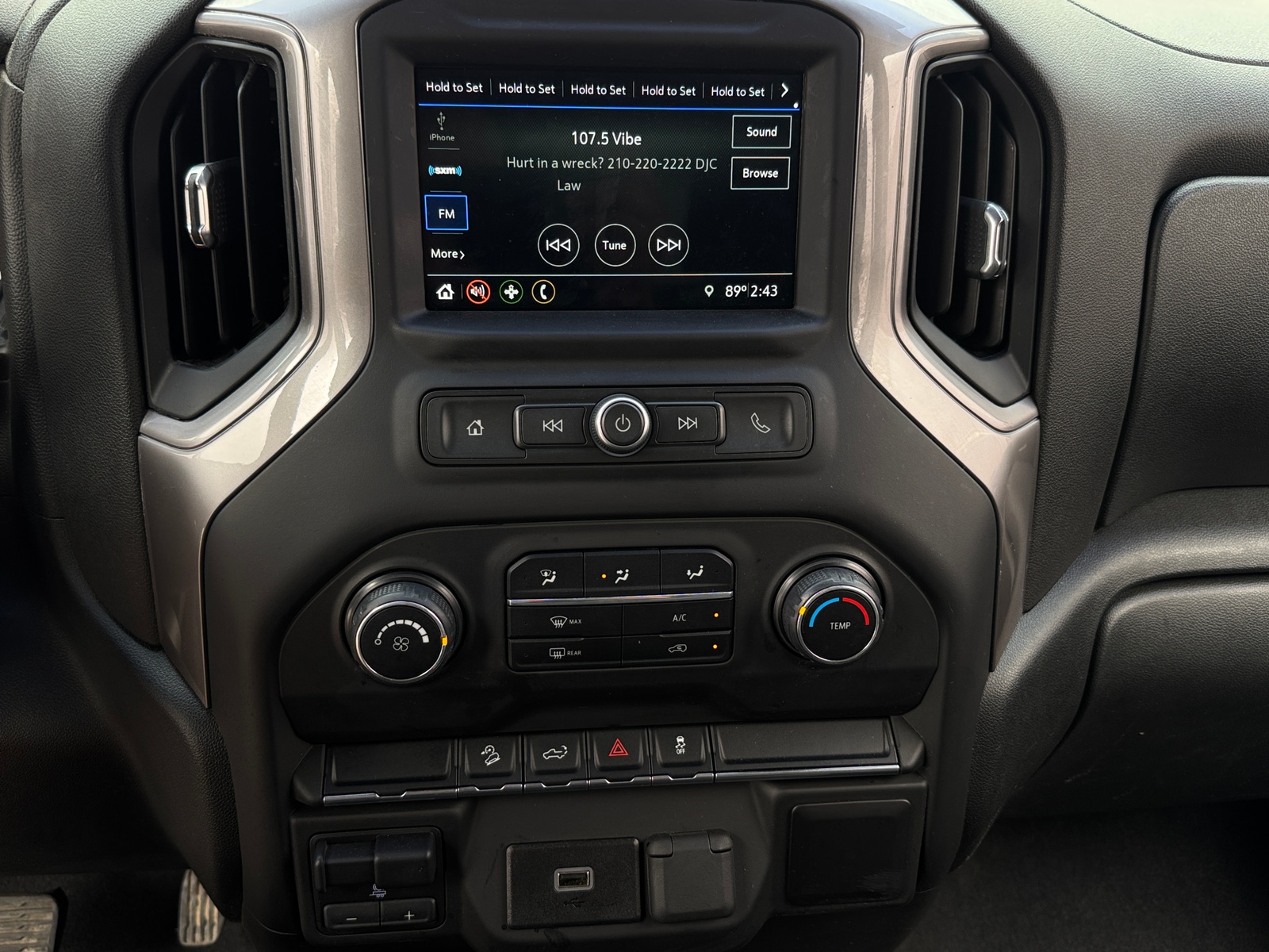 Thumbnail: 2019 Chevrolet Silverado 1500 - 4