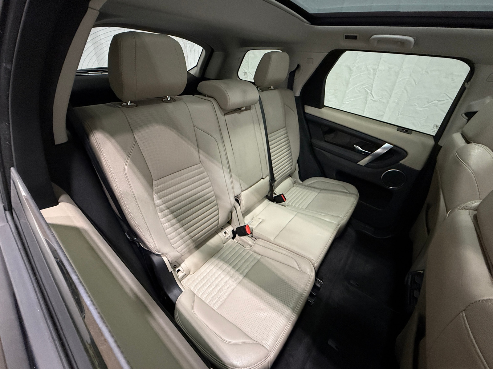 Thumbnail: 2020 Land Rover Discovery Sport - 6
