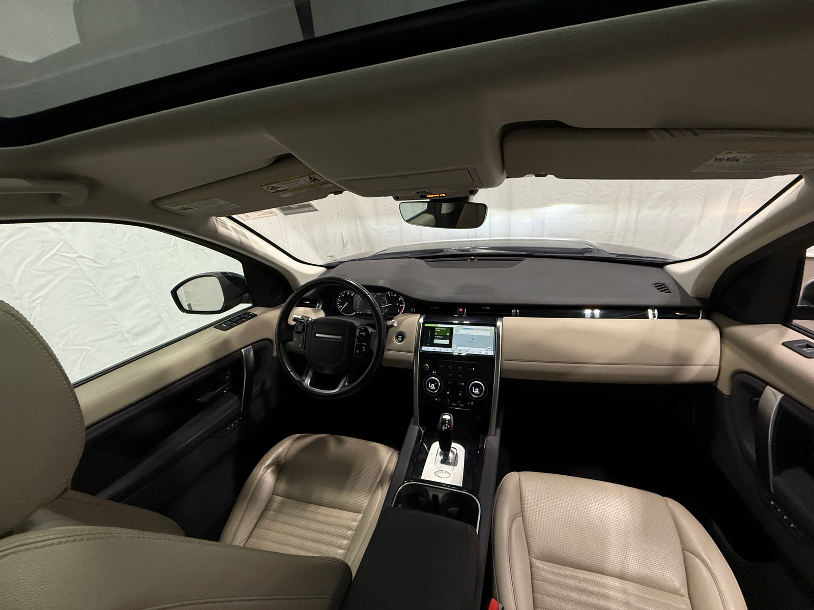 Thumbnail: 2020 Land Rover Discovery Sport - 3