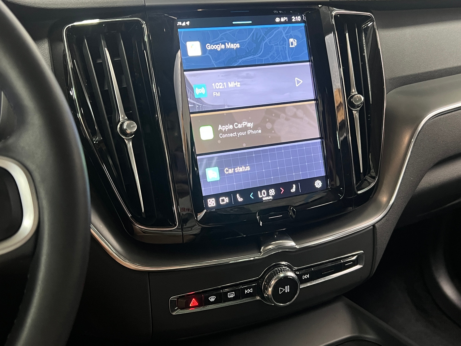 Thumbnail: 2025 Volvo XC60 - 3