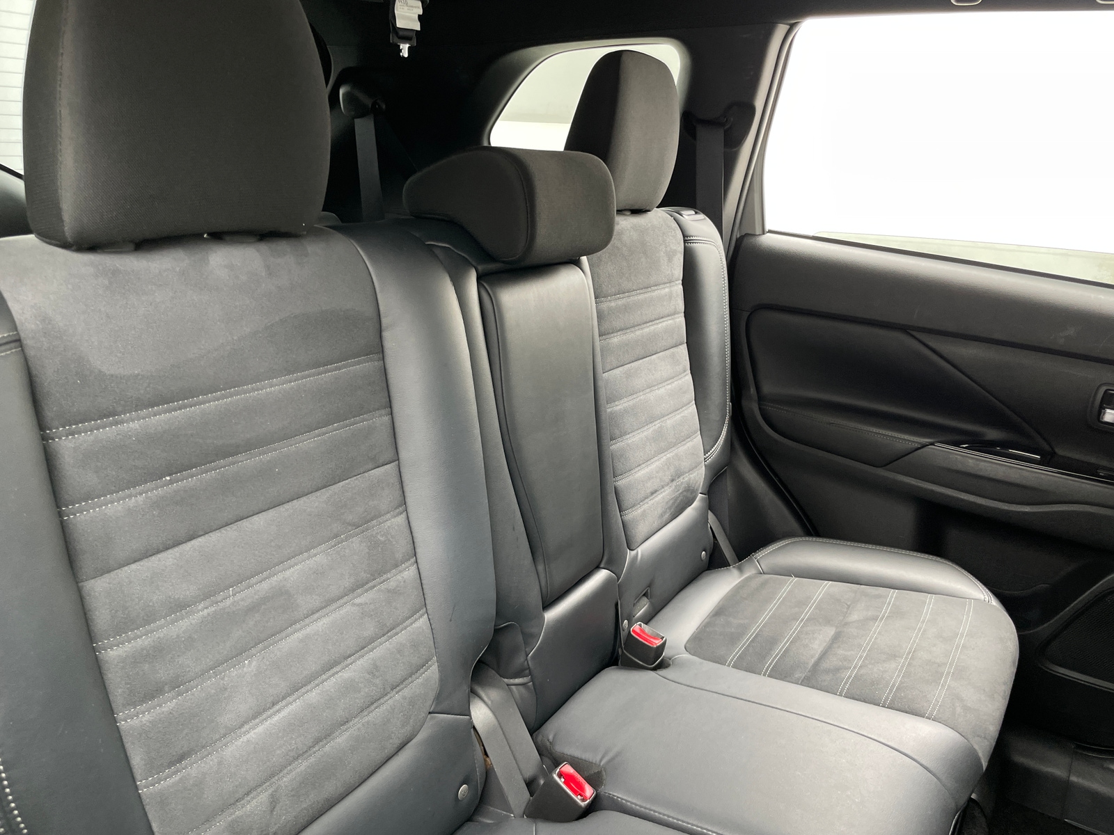 Thumbnail: 2019 Mitsubishi Outlander - 6