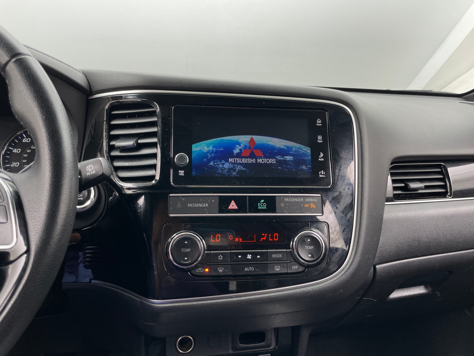 Thumbnail: 2019 Mitsubishi Outlander - 4