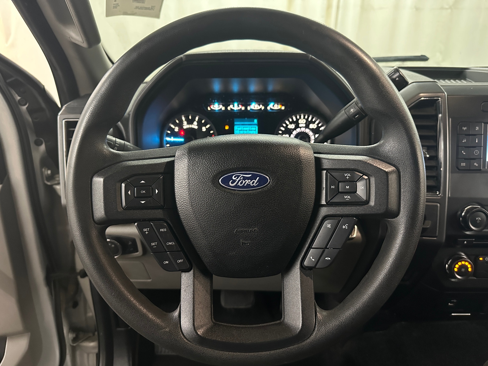 Thumbnail: 2018 Ford Econoline - 5