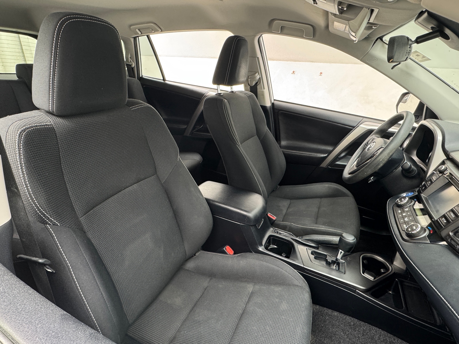 Thumbnail: 2018 Toyota RAV4 - 2