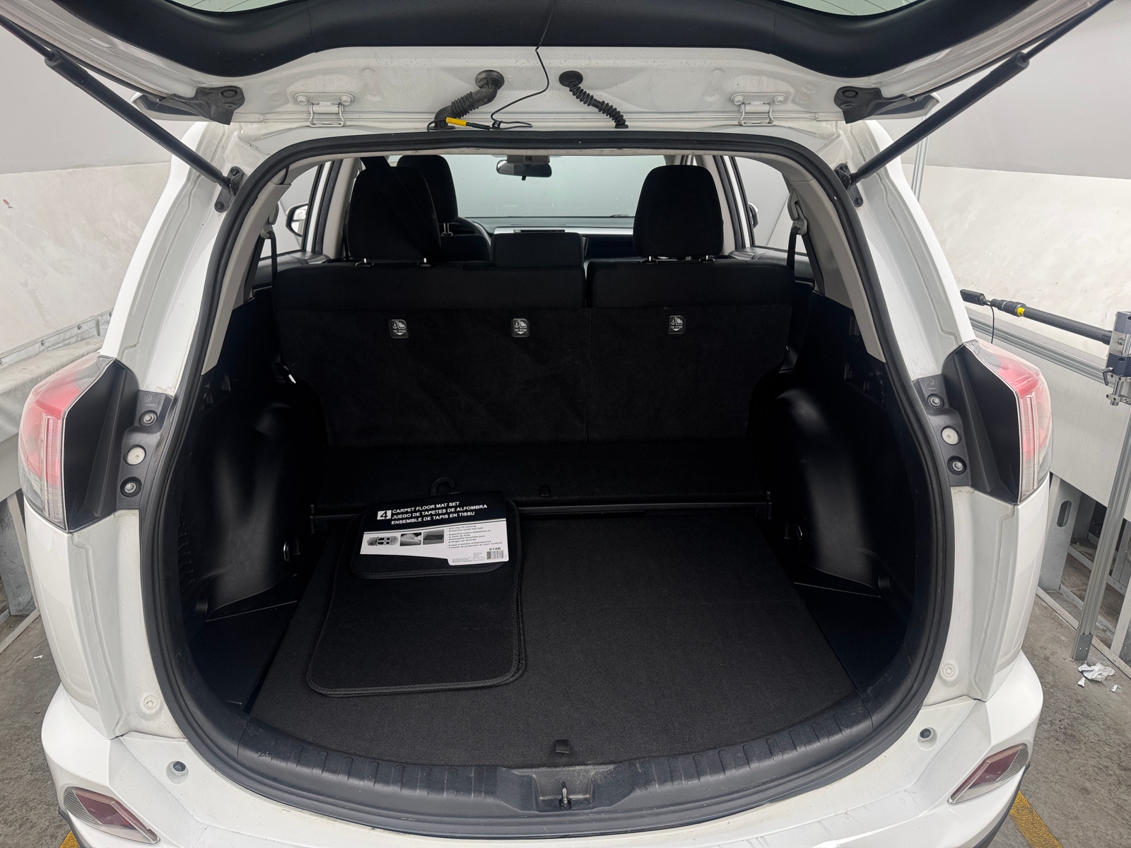 Thumbnail: 2018 Toyota RAV4 - 7