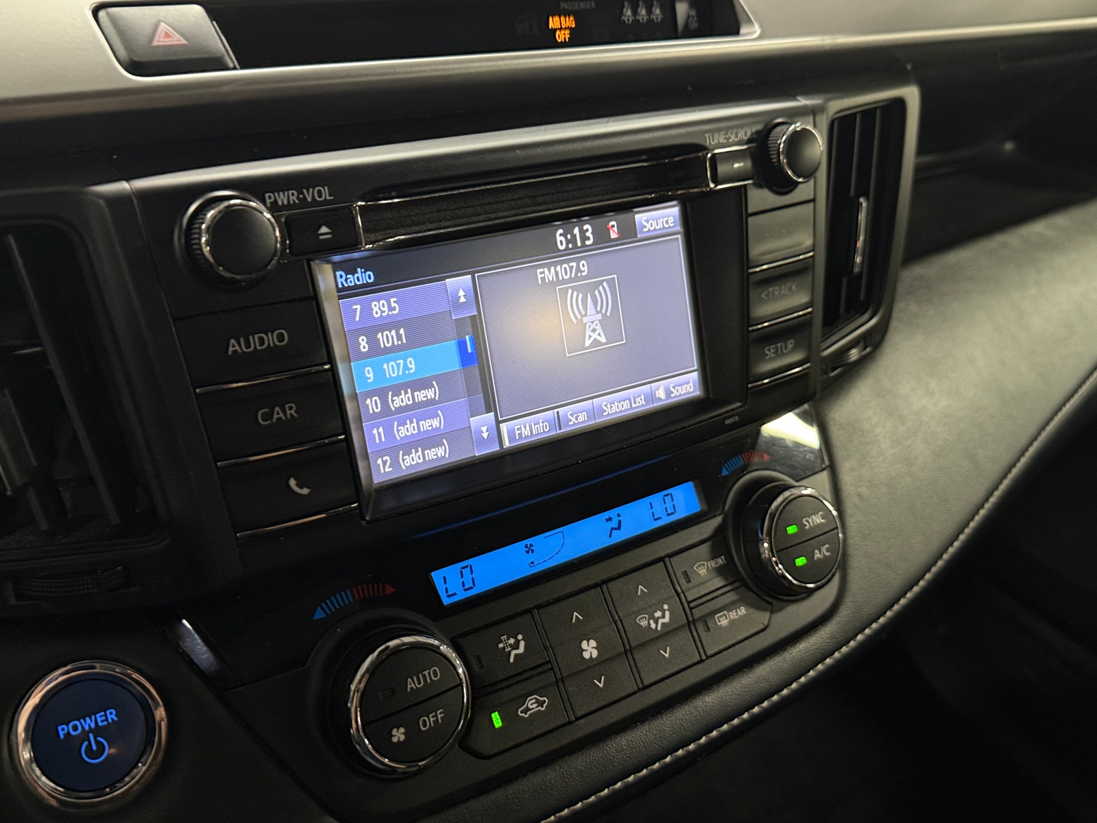 Thumbnail: 2018 Toyota RAV4 - 4