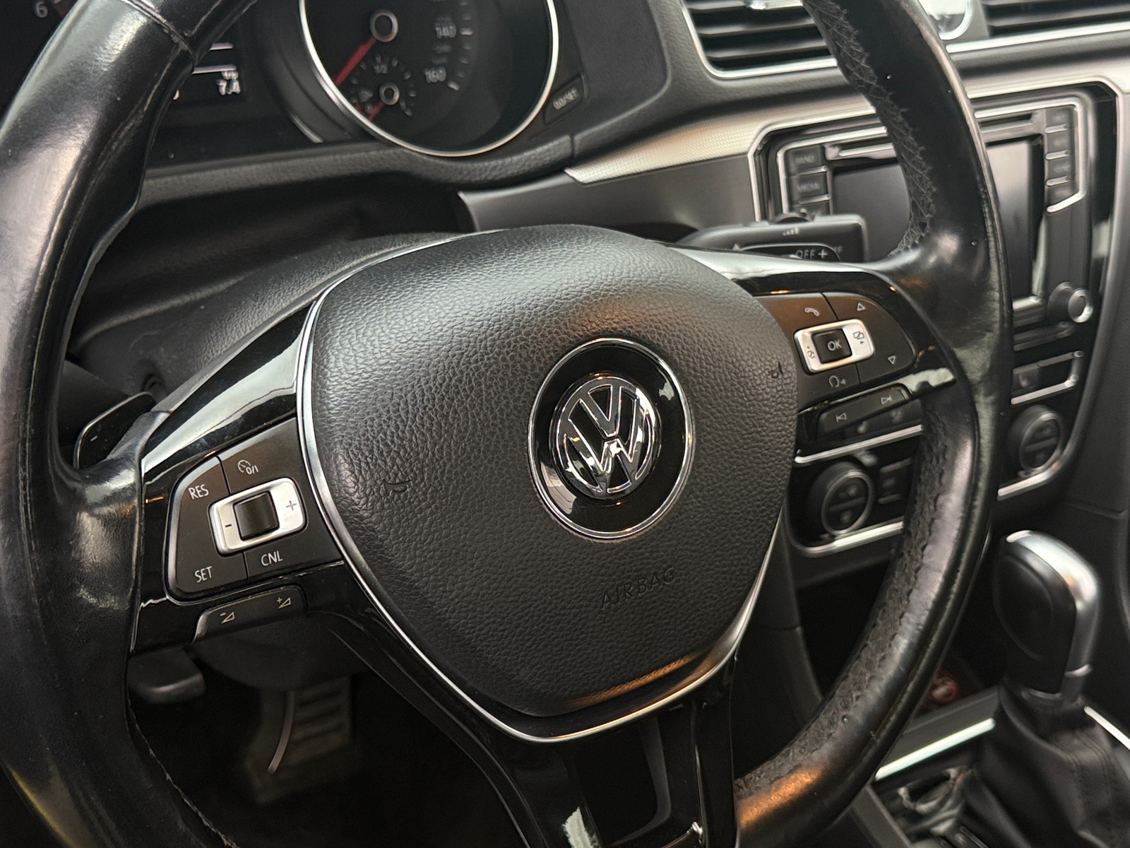 Thumbnail: 2017 Volkswagen Passat - 4