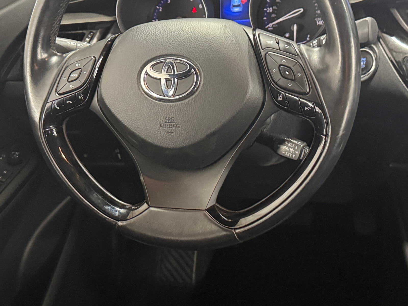 Thumbnail: 2018 Toyota C-HR - 5