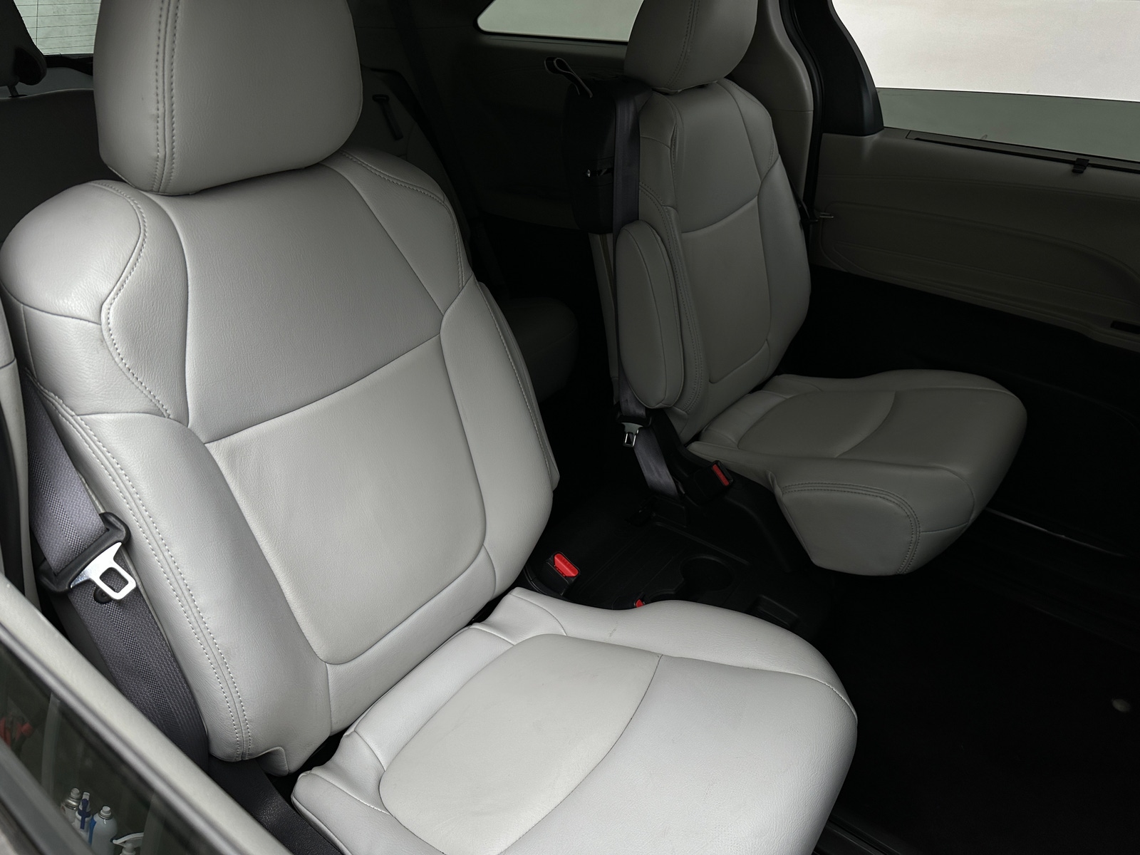 Thumbnail: 2022 Toyota Sienna - 5
