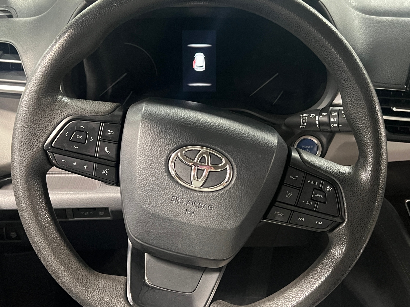 Thumbnail: 2022 Toyota Sienna - 4