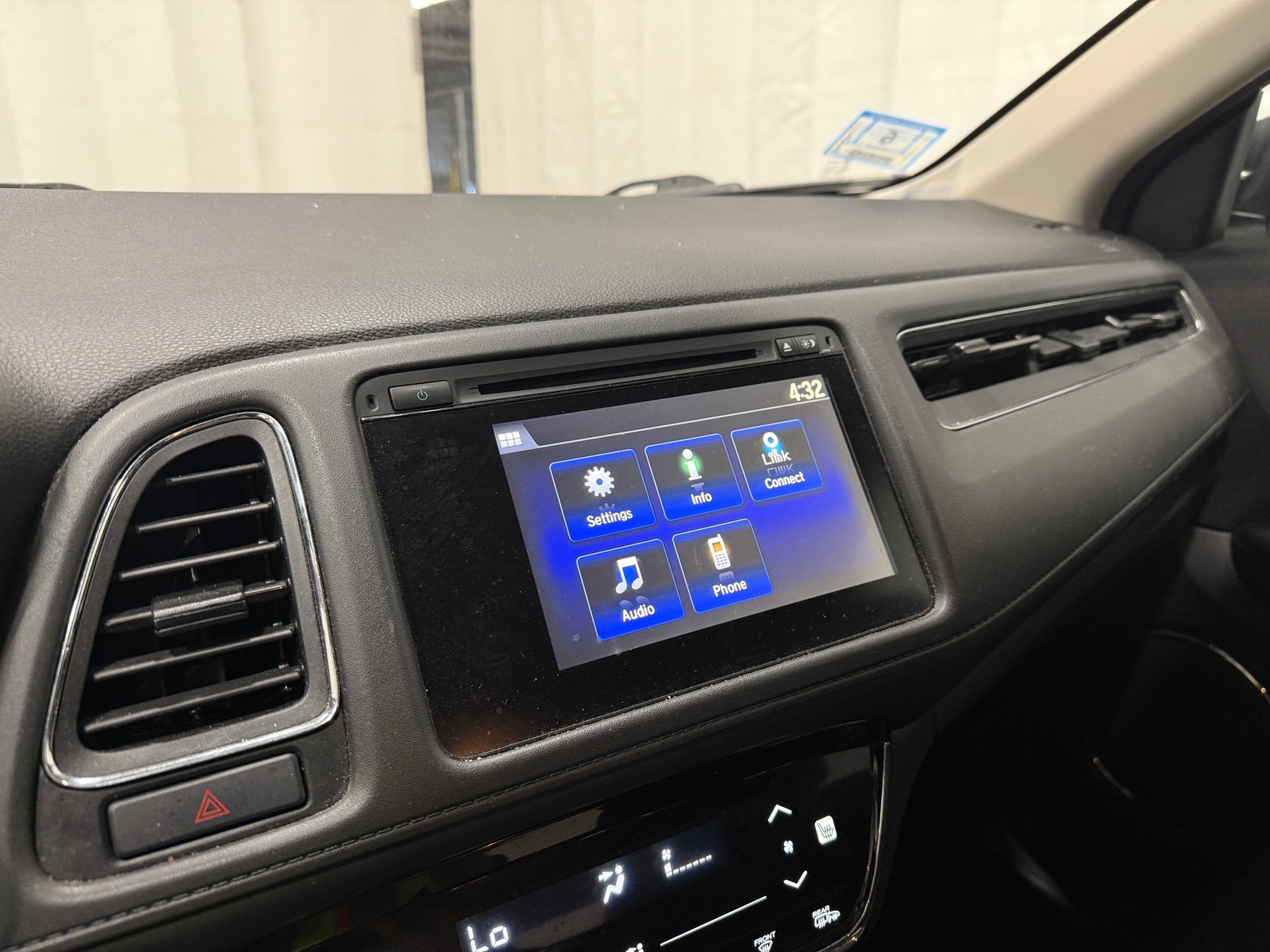 Thumbnail: 2018 Honda HR-V - 4