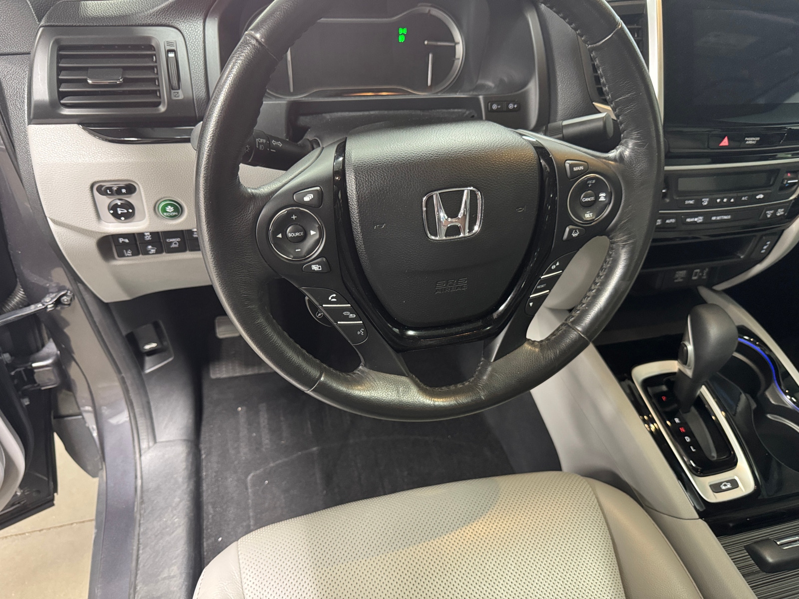 Thumbnail: 2017 Honda Ridgeline - 4