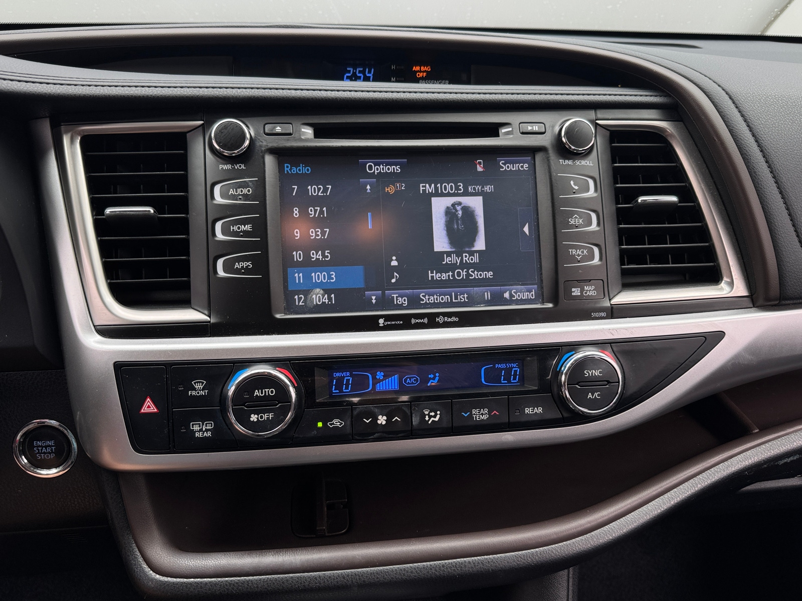 Thumbnail: 2019 Toyota Highlander - 3