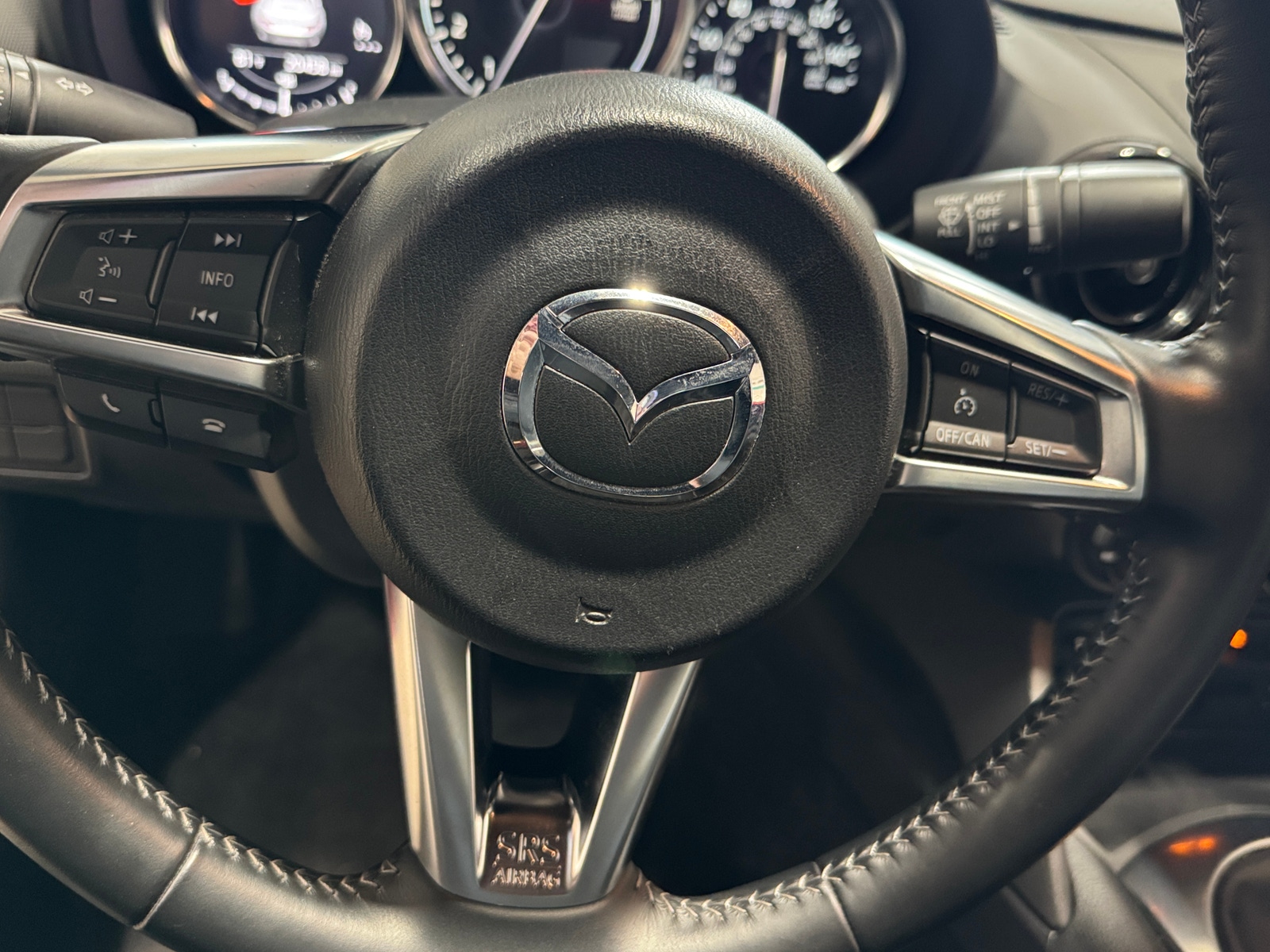 Thumbnail: 2022 Mazda MX-5 Miata - 5