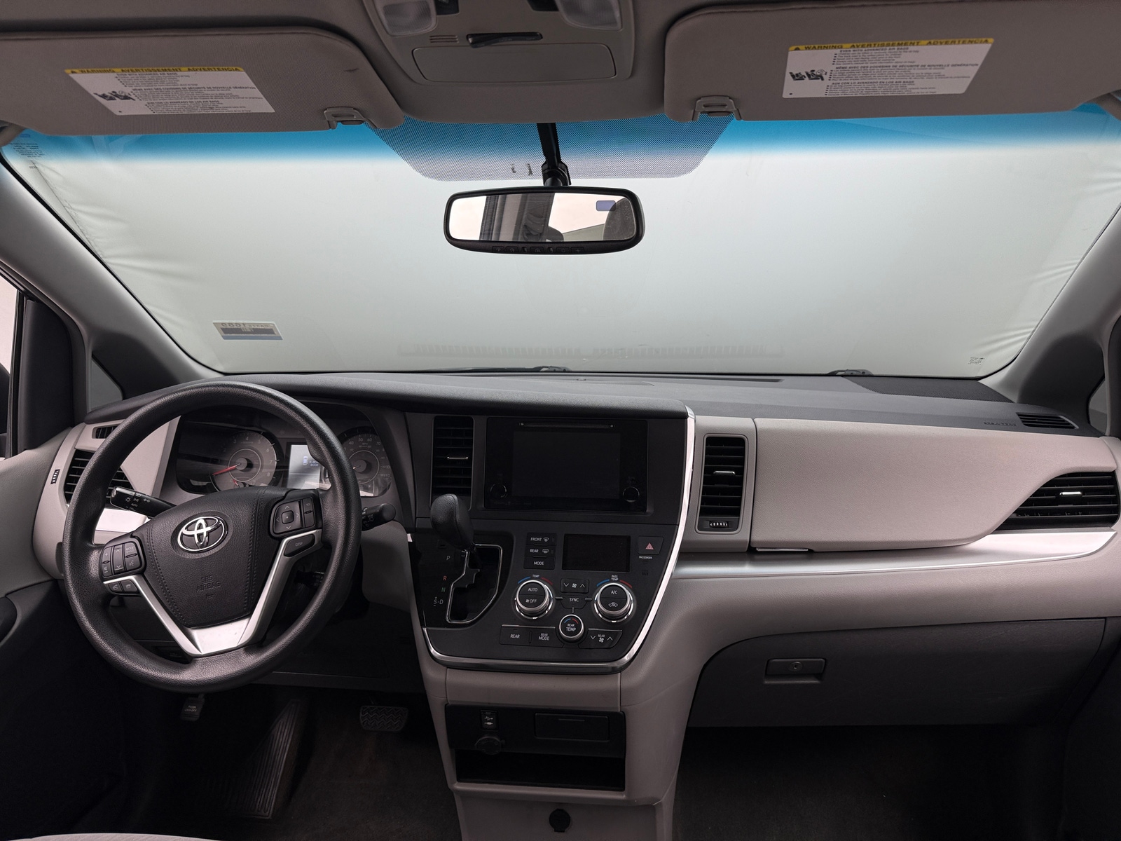 Thumbnail: 2017 Toyota Sienna - 3
