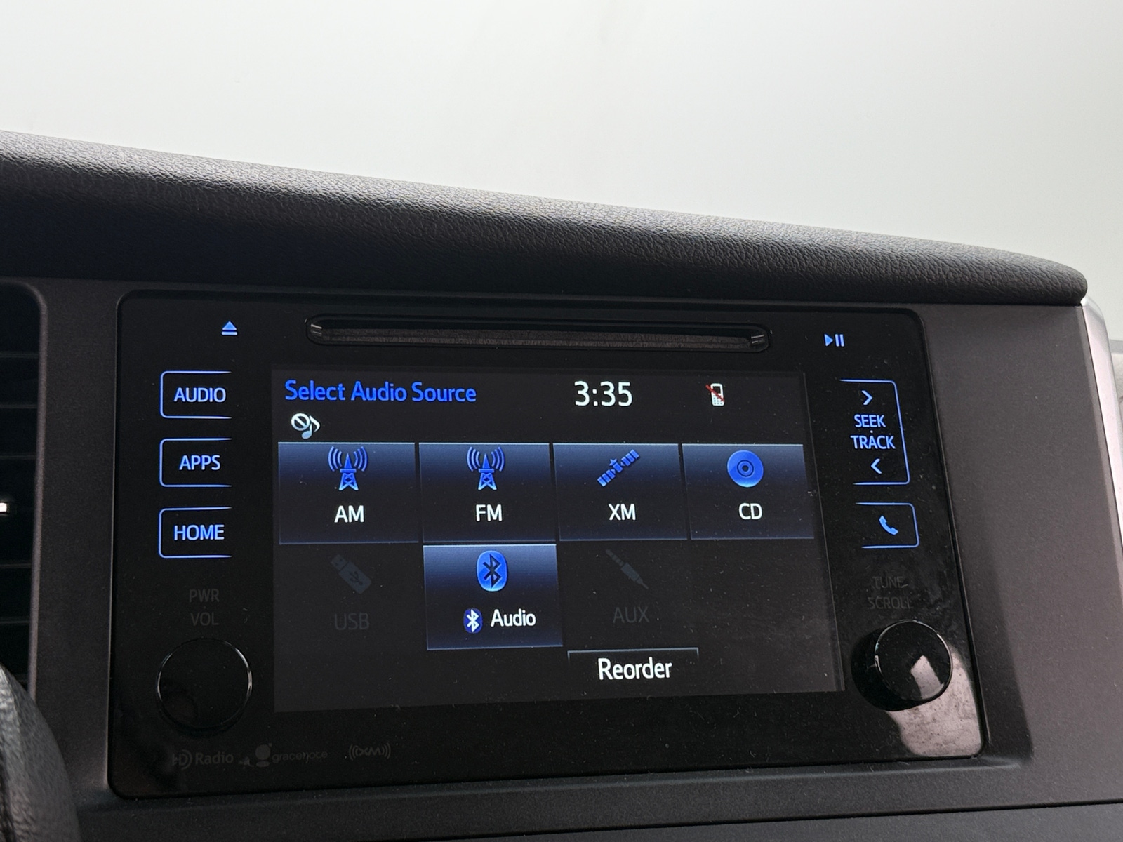 Thumbnail: 2017 Toyota Sienna - 4