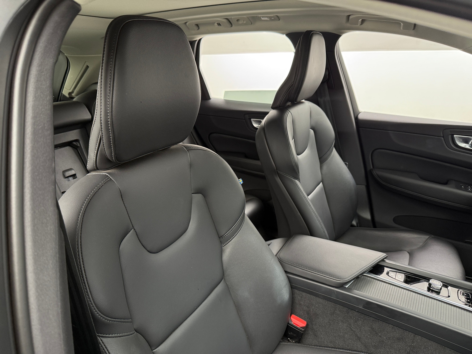 Thumbnail: 2025 Volvo XC60 - 2