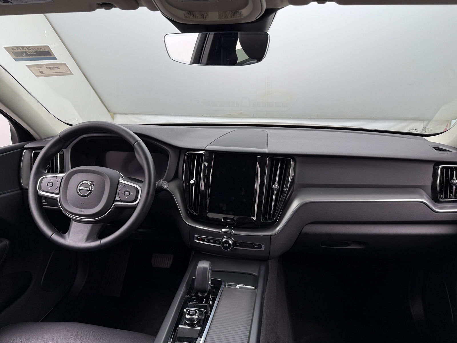 Thumbnail: 2025 Volvo XC60 - 3