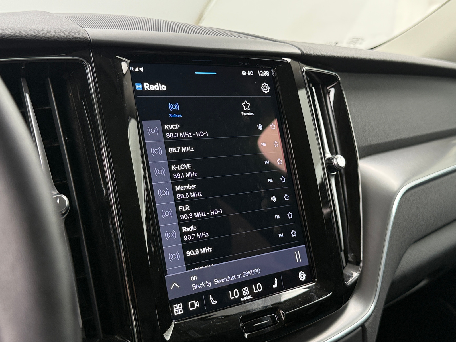 Thumbnail: 2025 Volvo XC60 - 4