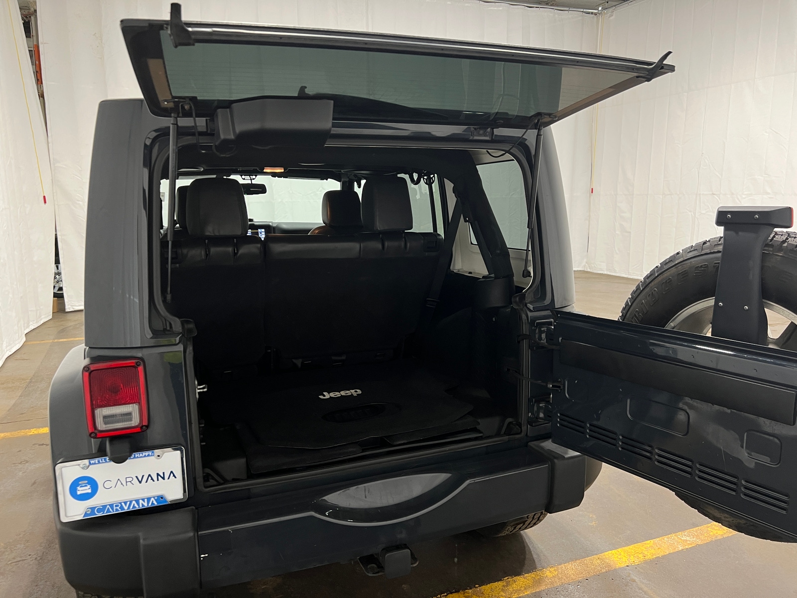 Thumbnail: 2016 Jeep Wrangler - 6