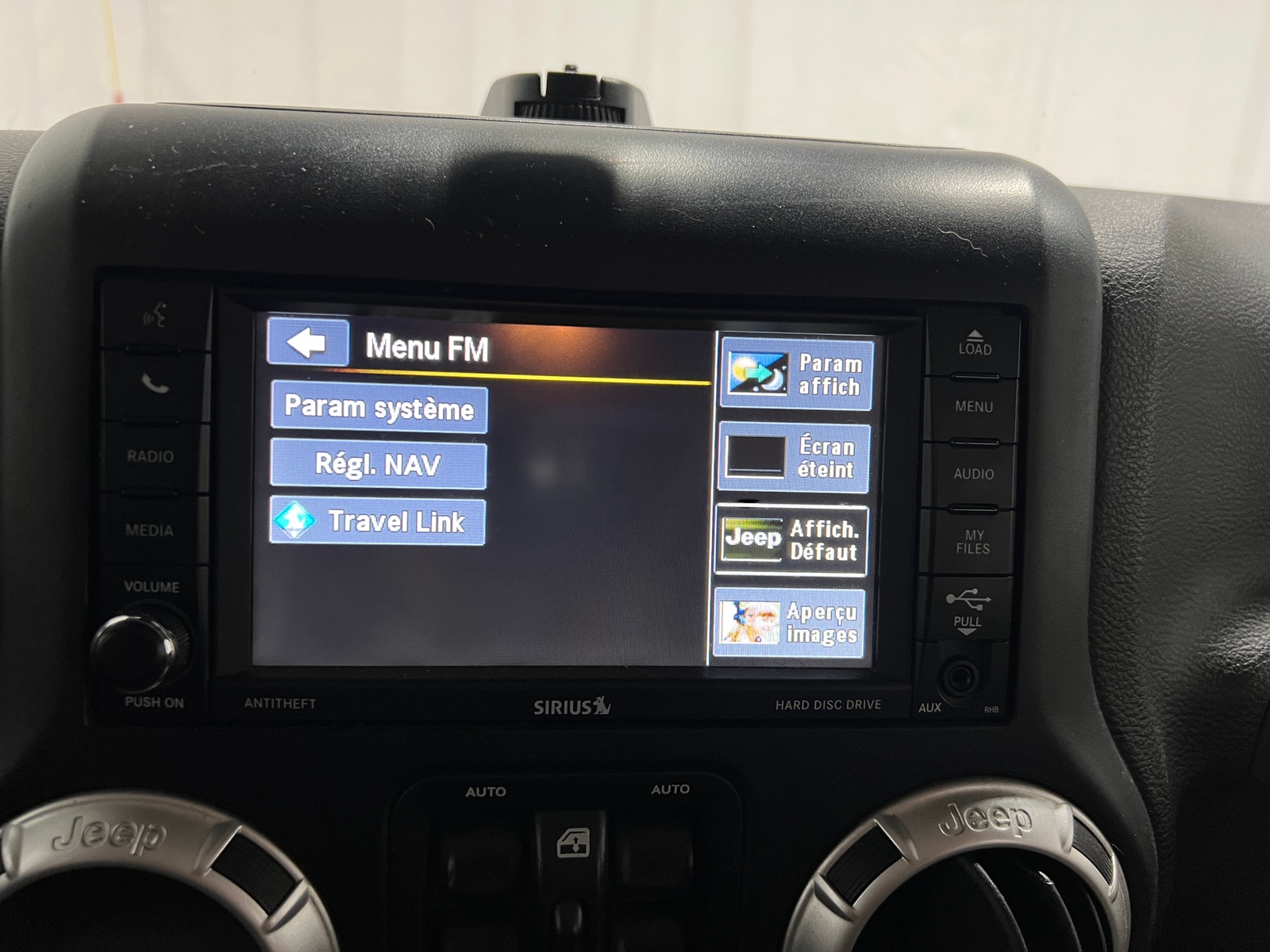 Thumbnail: 2016 Jeep Wrangler - 3