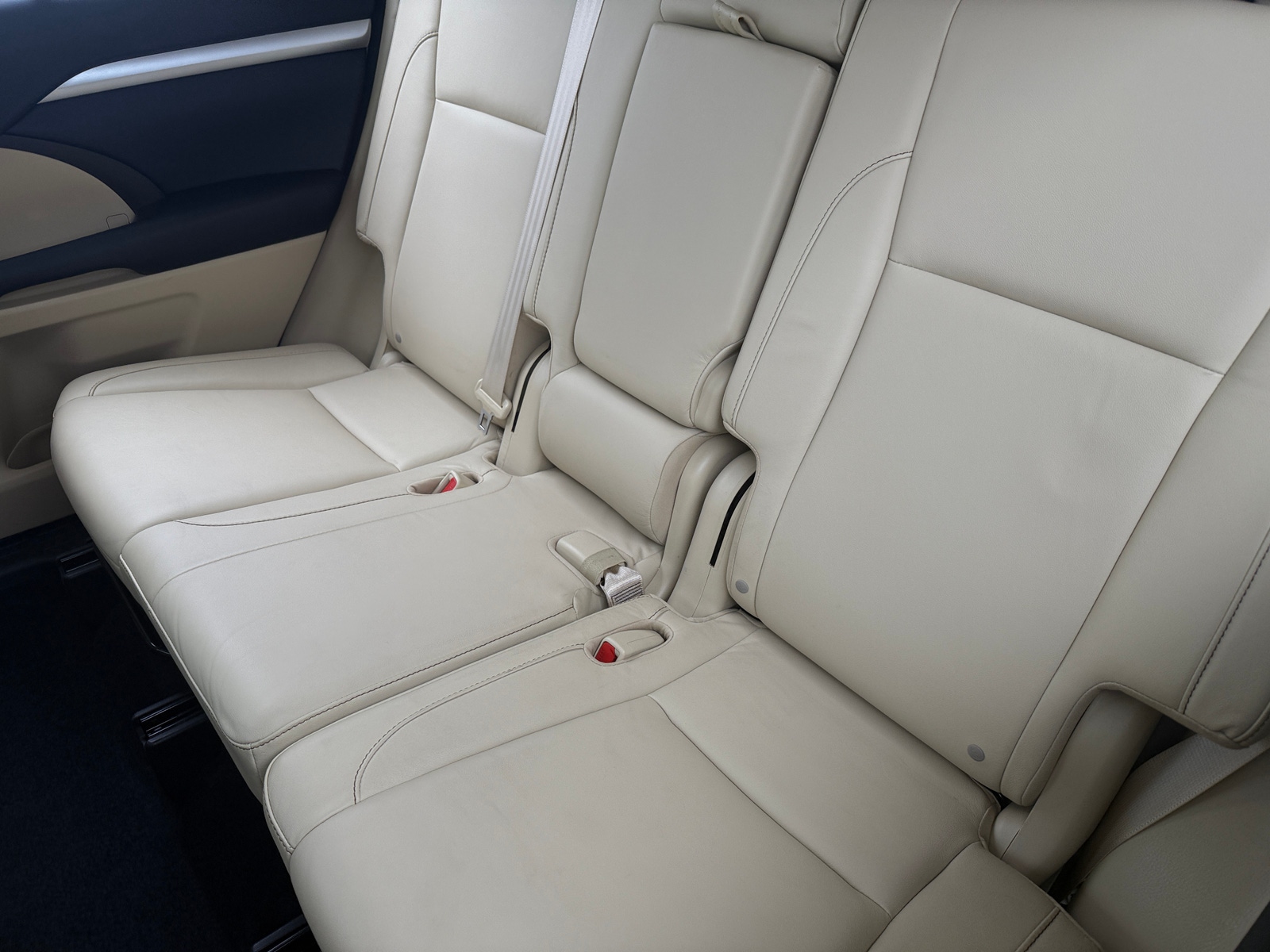 Thumbnail: 2016 Toyota Highlander - 5