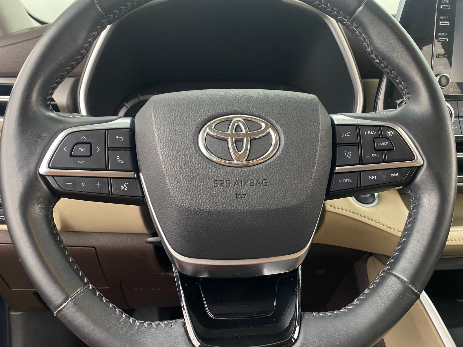 Thumbnail: 2021 Toyota Highlander - 4