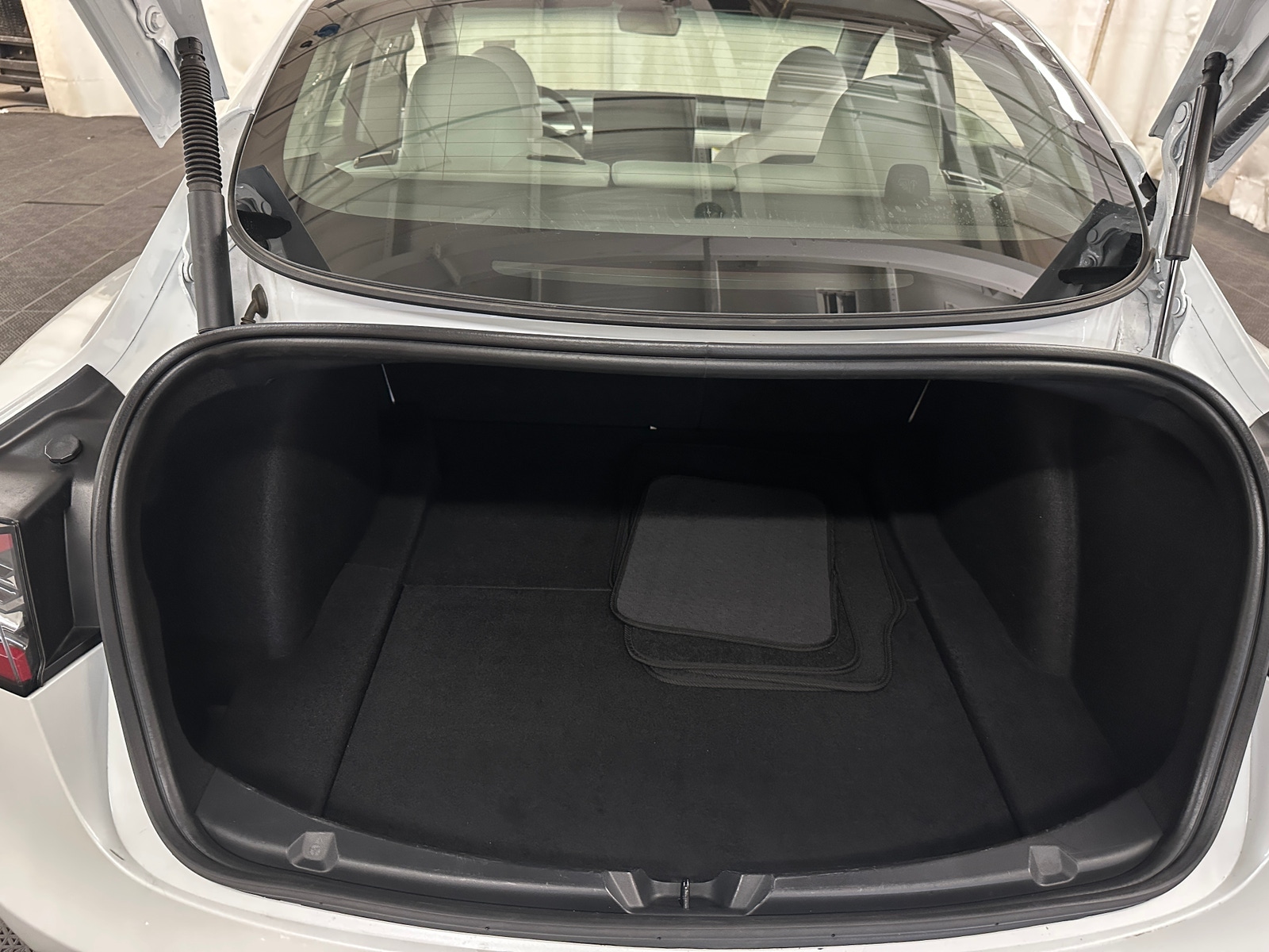 Thumbnail: 2023 Tesla Model 3 - 6