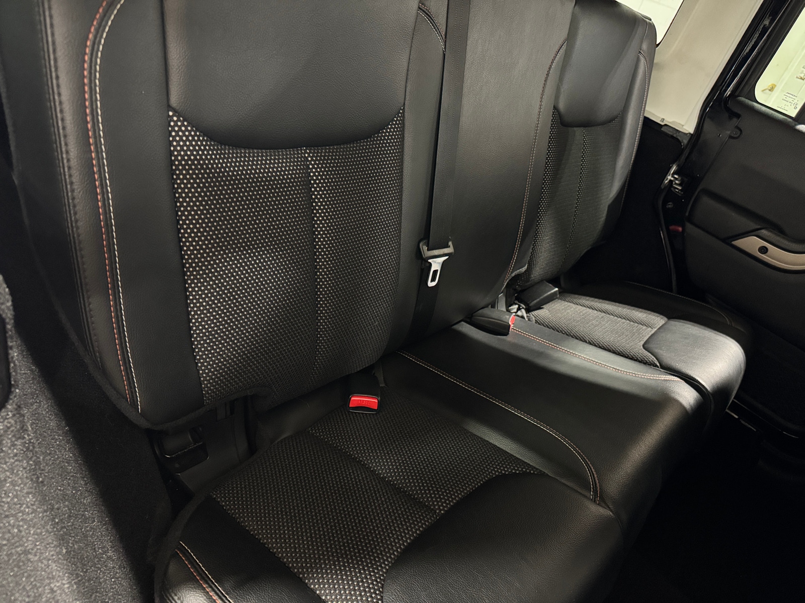 Thumbnail: 2016 Jeep Wrangler - 6