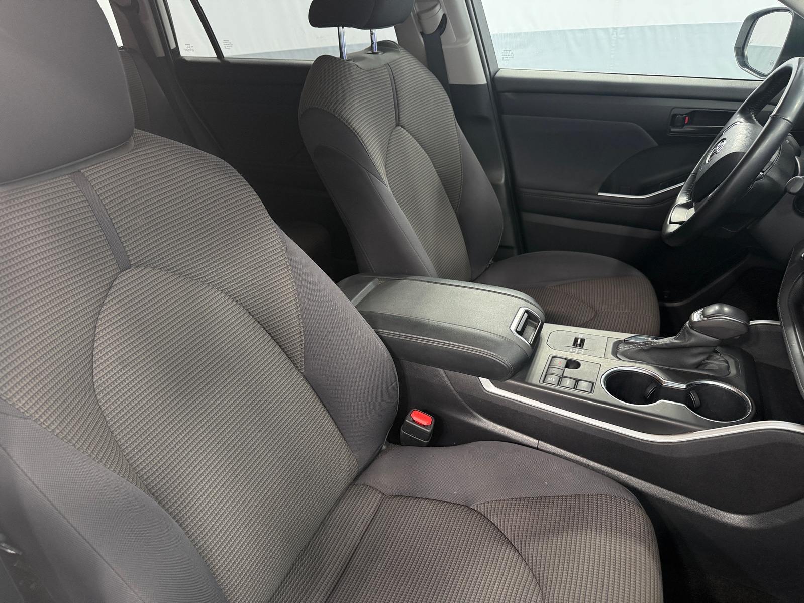Thumbnail: 2023 Toyota Highlander - 2