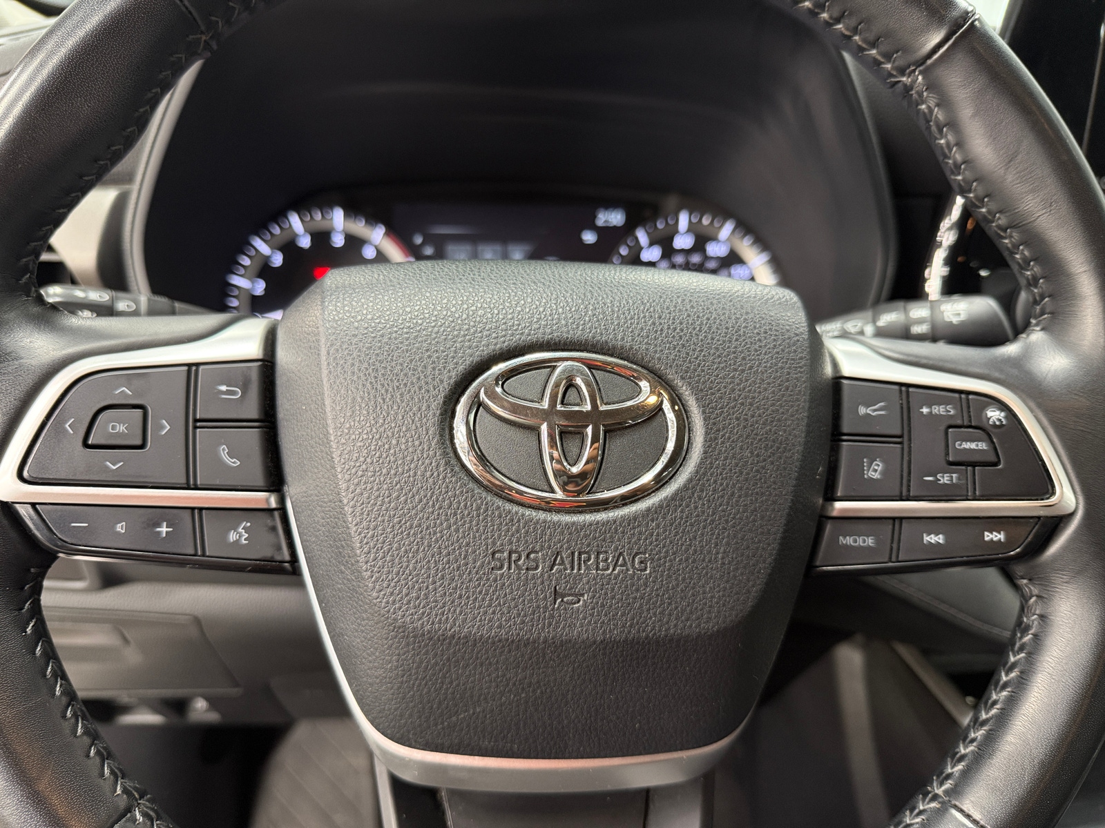 Thumbnail: 2023 Toyota Highlander - 5