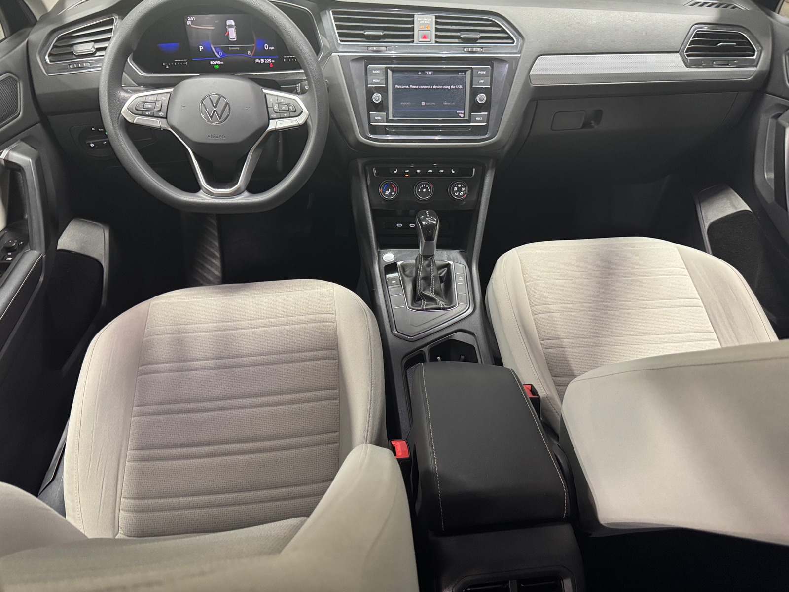 Thumbnail: 2022 Volkswagen Tiguan - 3