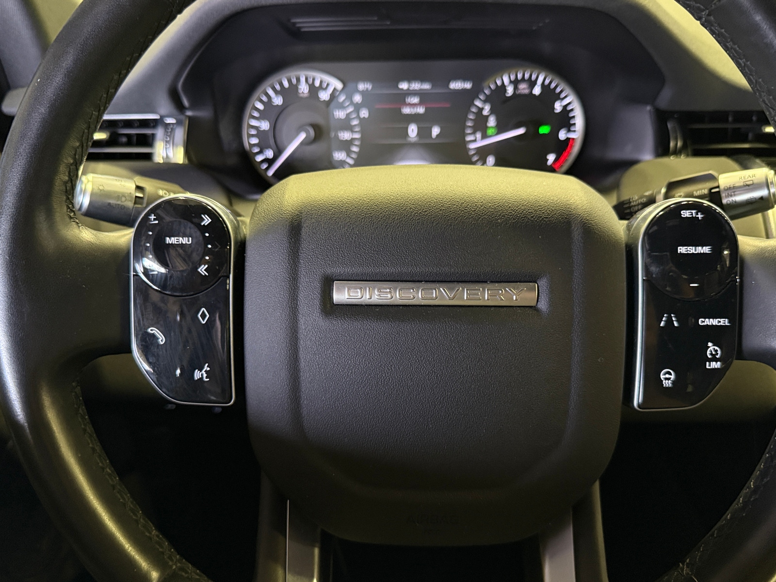 Thumbnail: 2020 Land Rover Discovery Sport - 4
