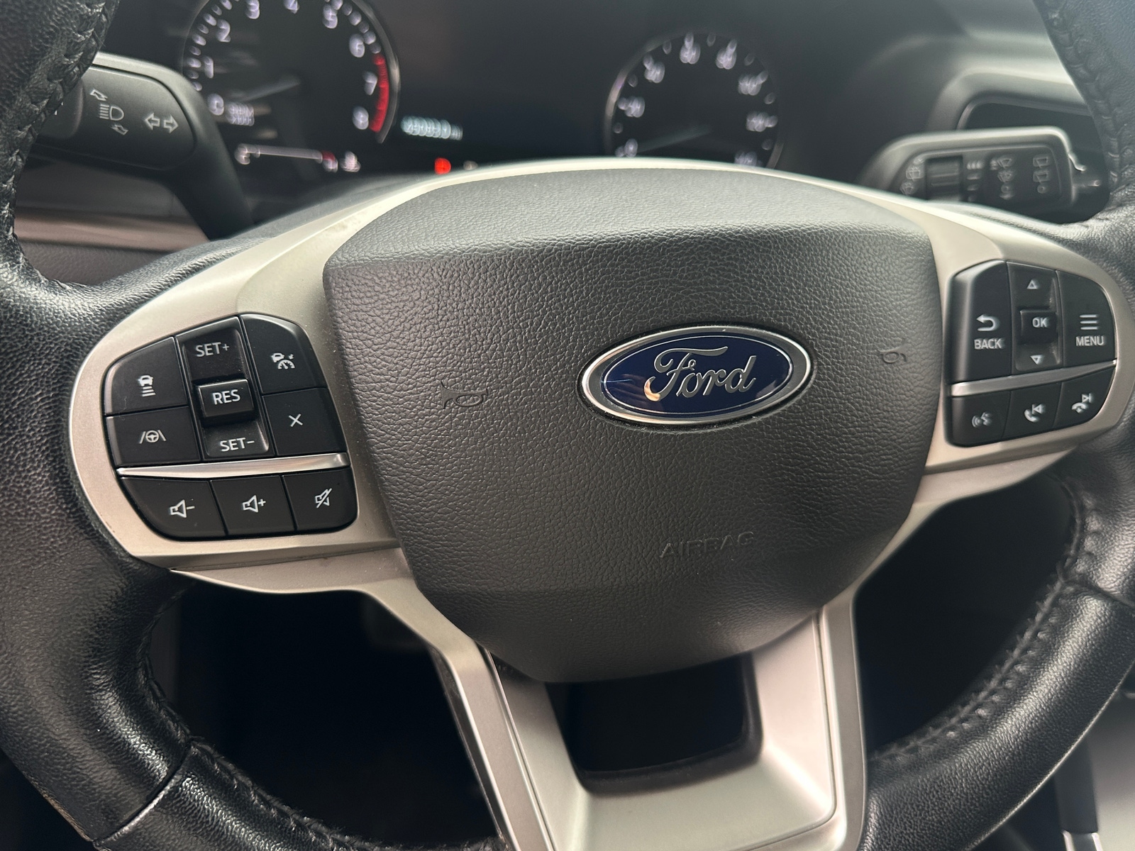 Thumbnail: 2022 Ford Explorer - 4