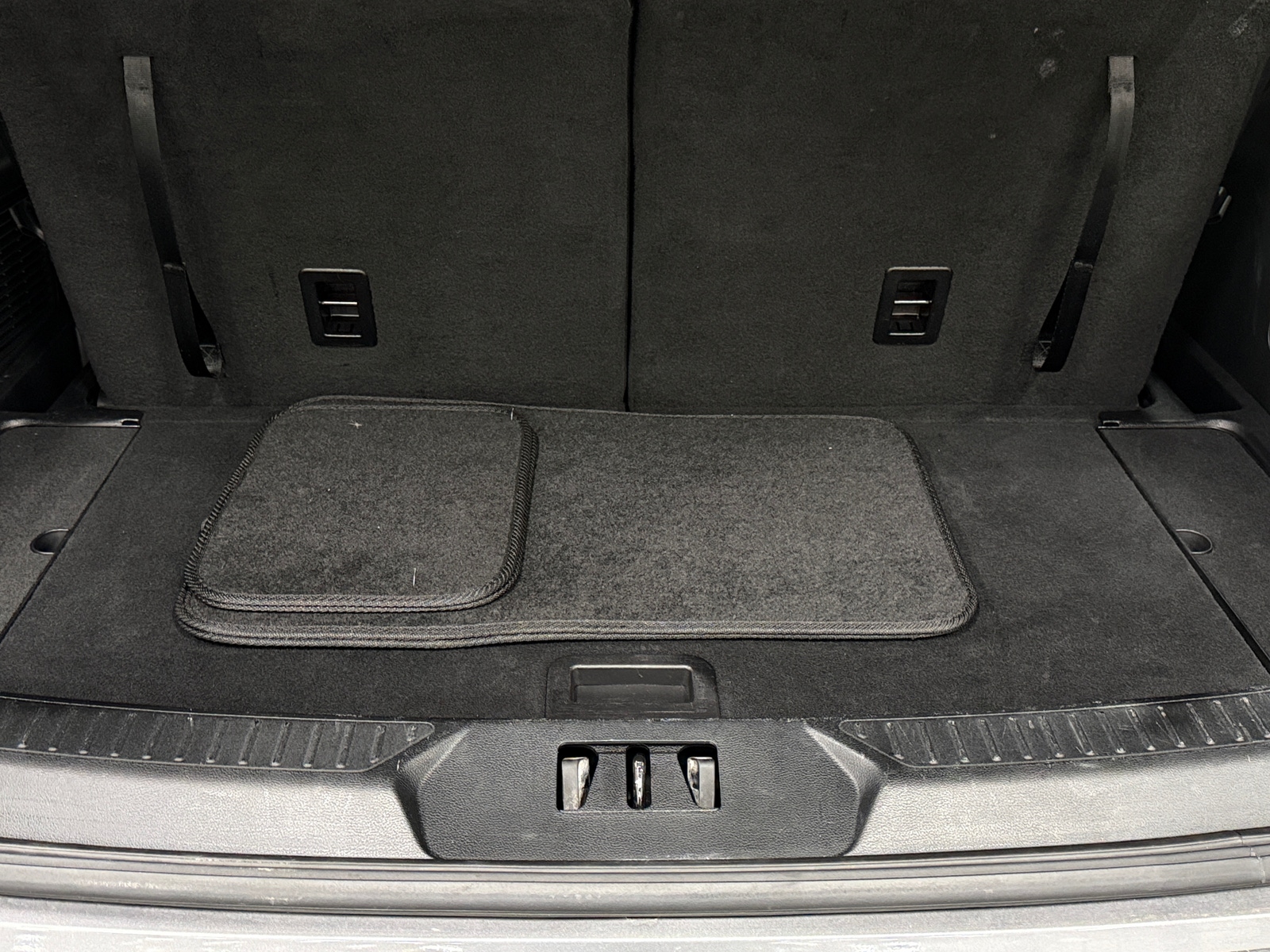 Thumbnail: 2022 Ford Explorer - 6