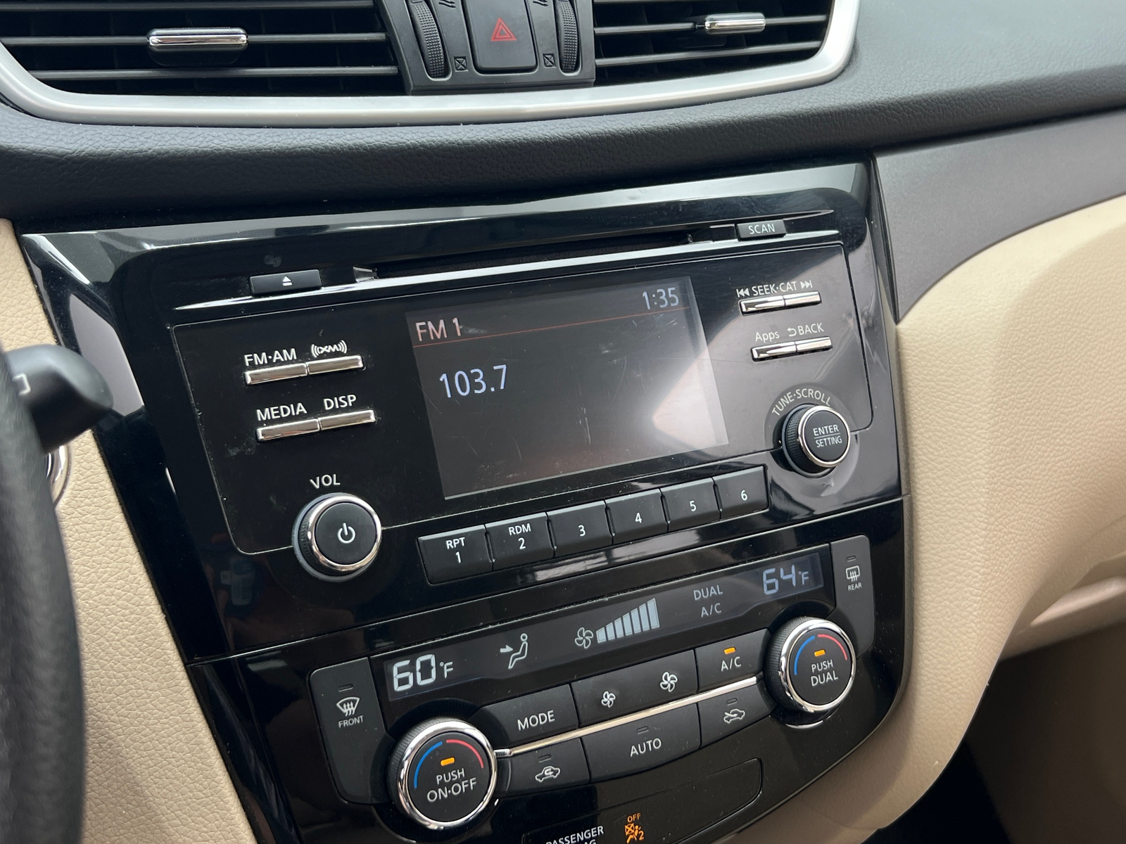 Thumbnail: 2016 Nissan Rogue - 4