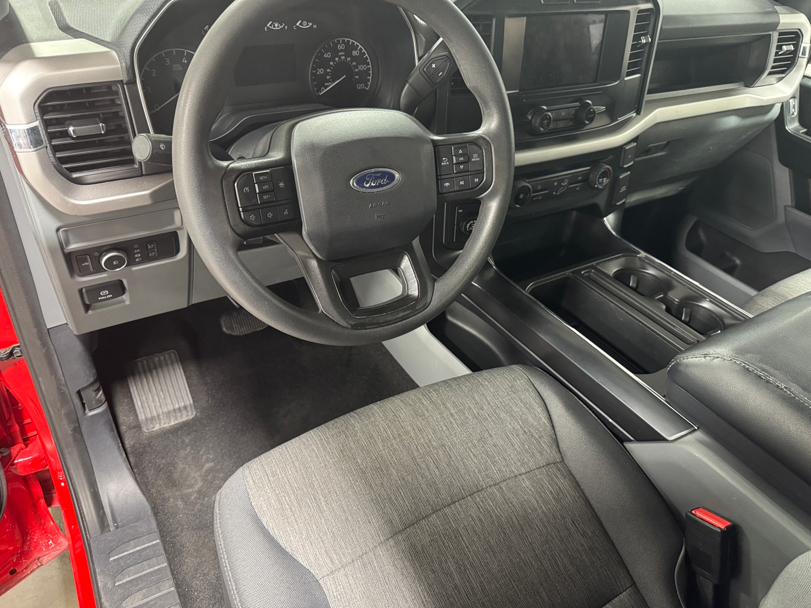 Thumbnail: 2022 Ford Econoline - 3