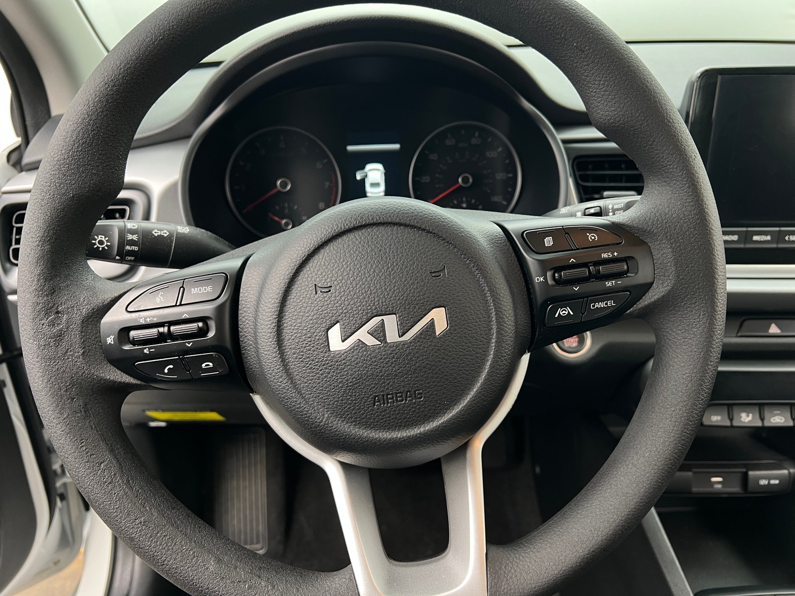 Thumbnail: 2023 Kia Rio - 5