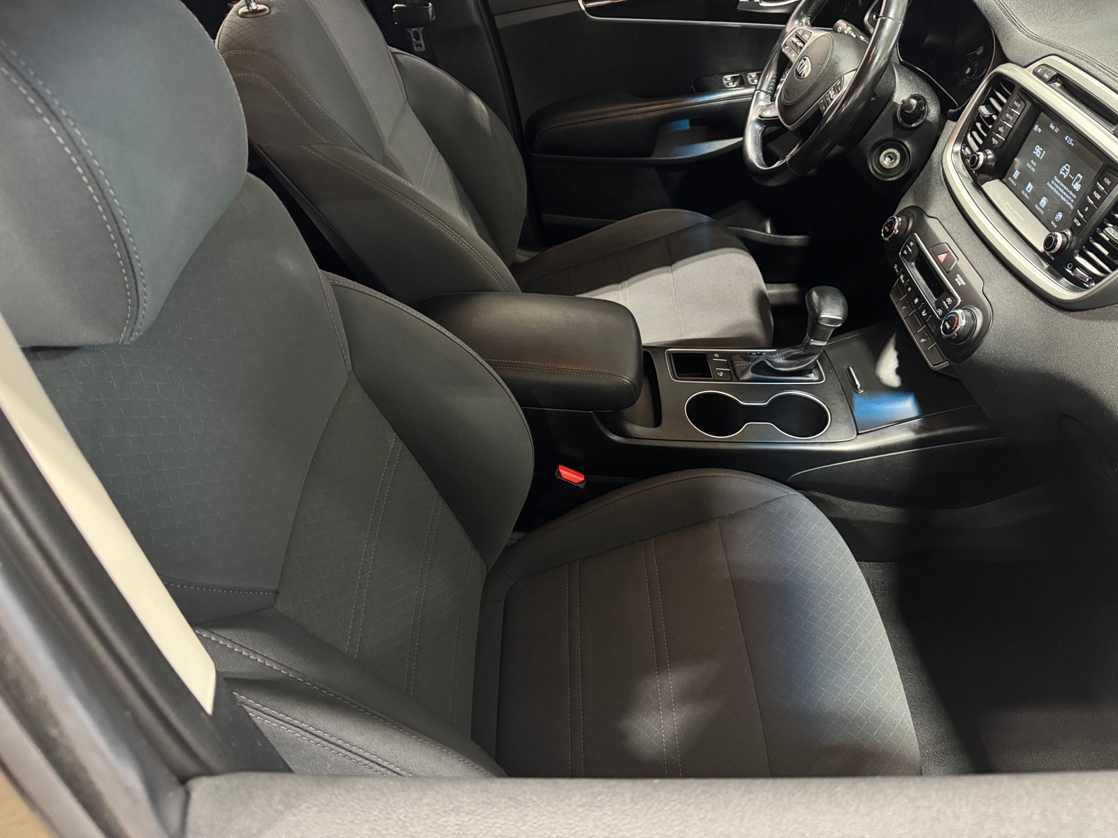 Thumbnail: 2019 Kia Sorento - 2