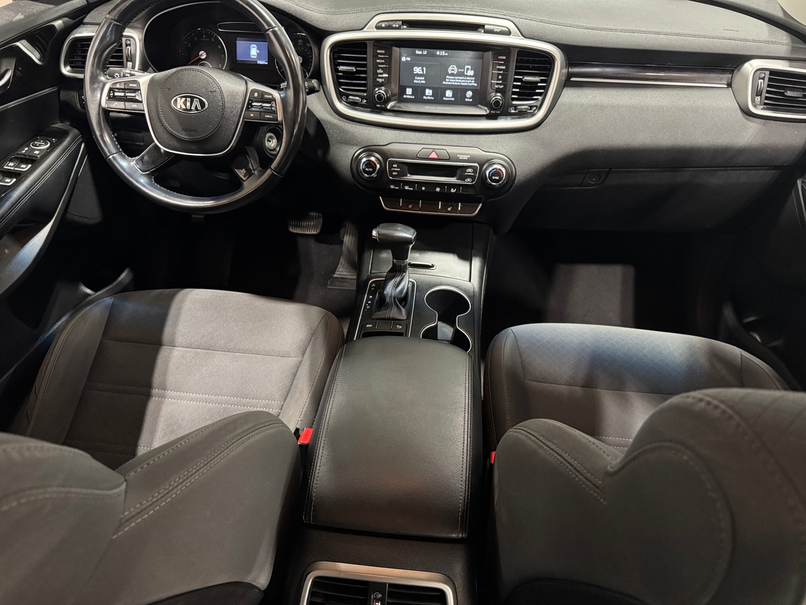 Thumbnail: 2019 Kia Sorento - 3