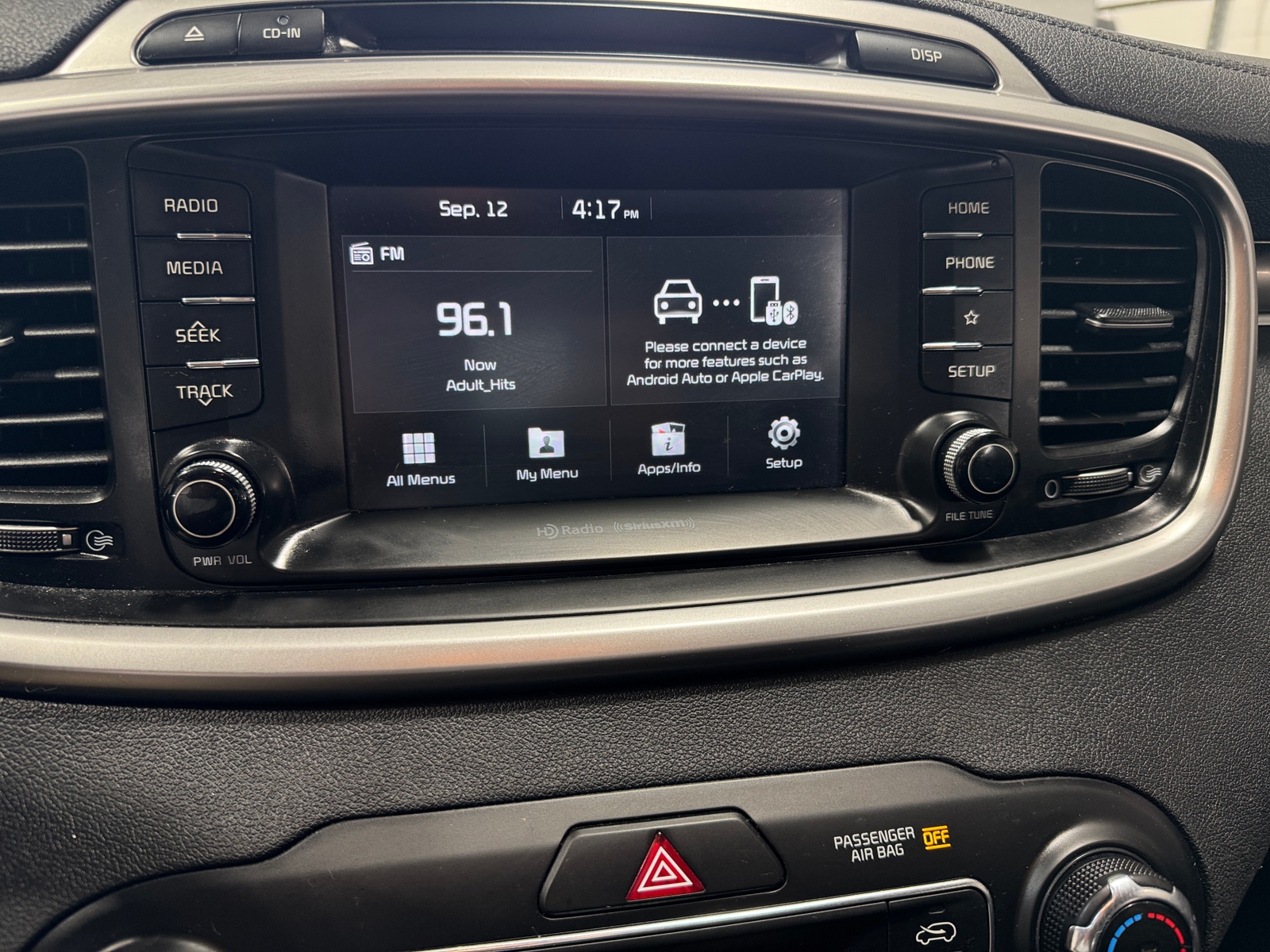 Thumbnail: 2019 Kia Sorento - 4
