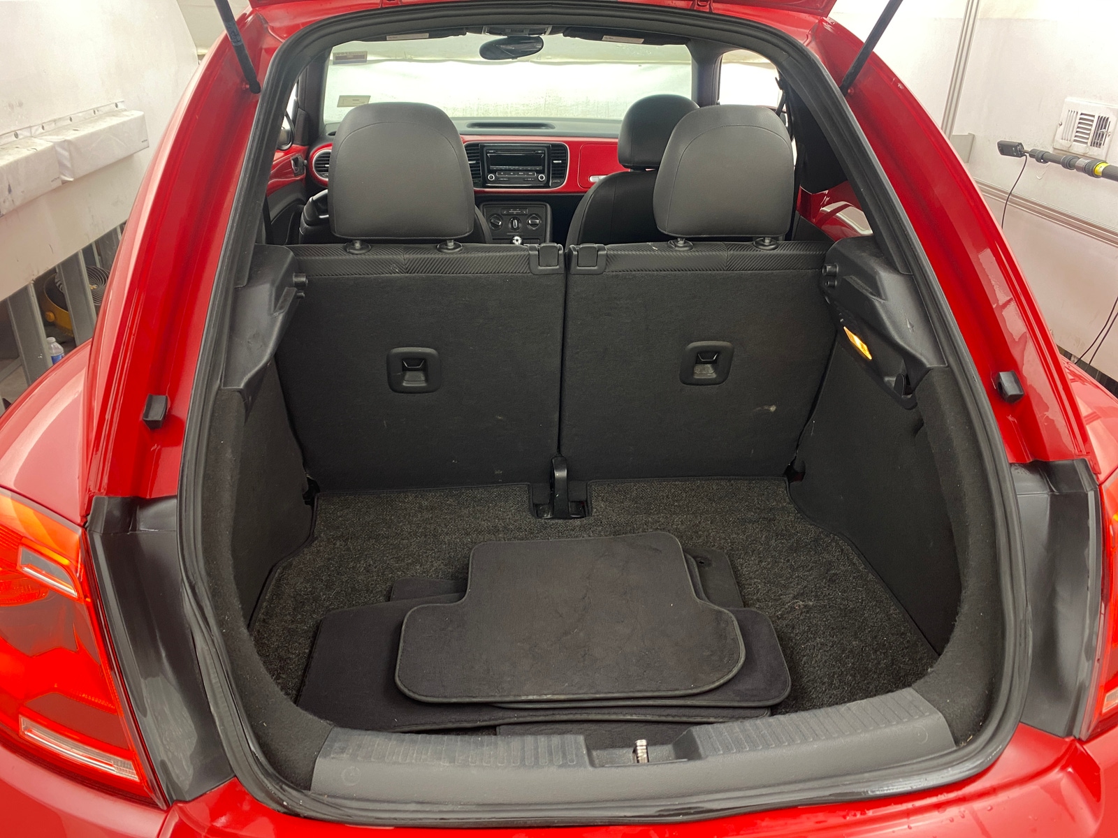 Thumbnail: 2013 Volkswagen Beetle - 6