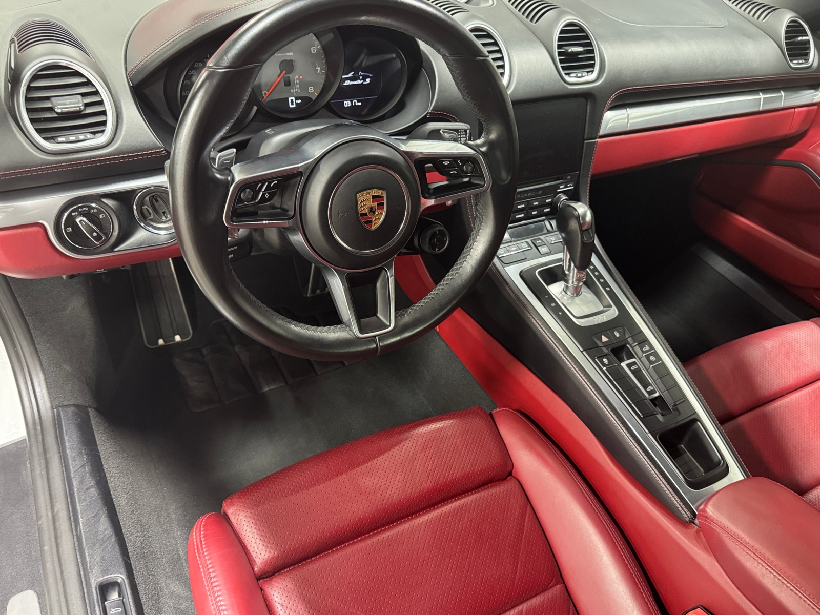 Thumbnail: 2017 Porsche 718 Boxster - 2